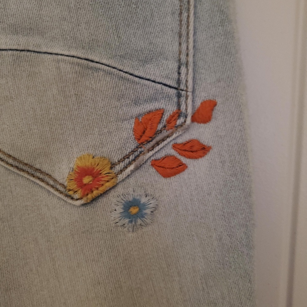 DRIFTWOOD JACKIE HIGH RISE CROPPED EMBROIDERED JEANS - SIZE 26 - Picture 7 of 8